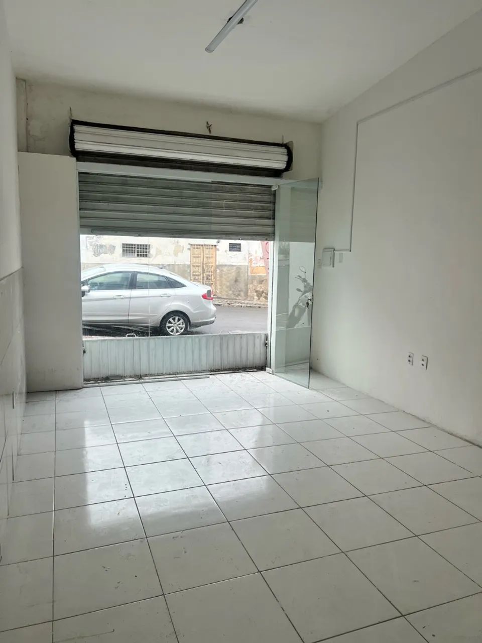 ALUGO SALA COMERCIAL NO CENTRO