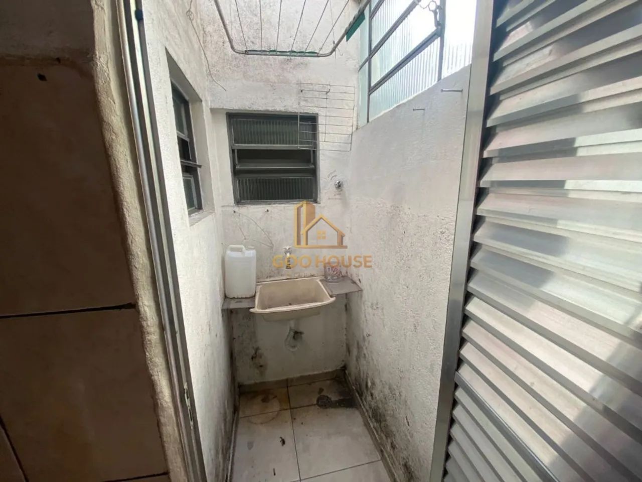 Locação de Comercial / Box na cidade de Jacareí - Foto 5