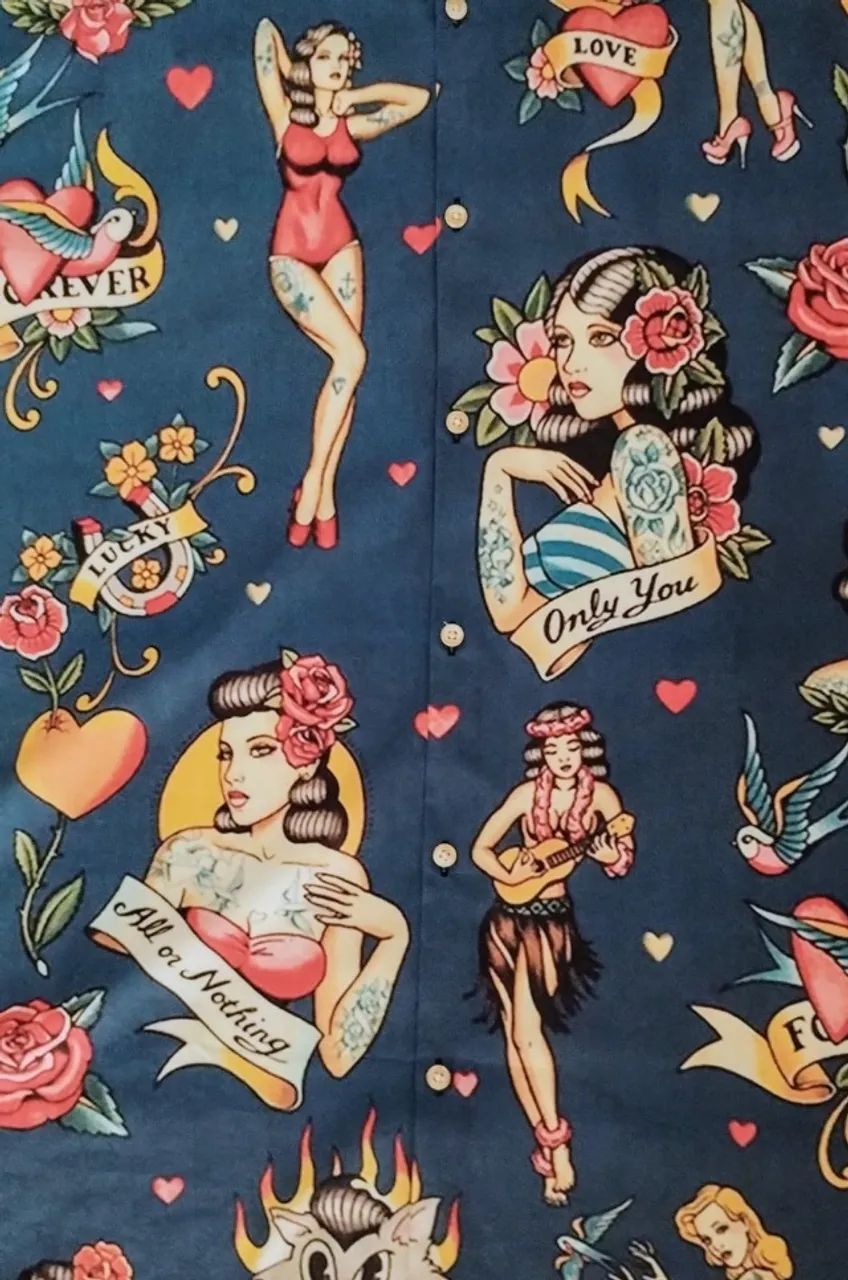 camisa com estampa tattoos old school - Foto 3