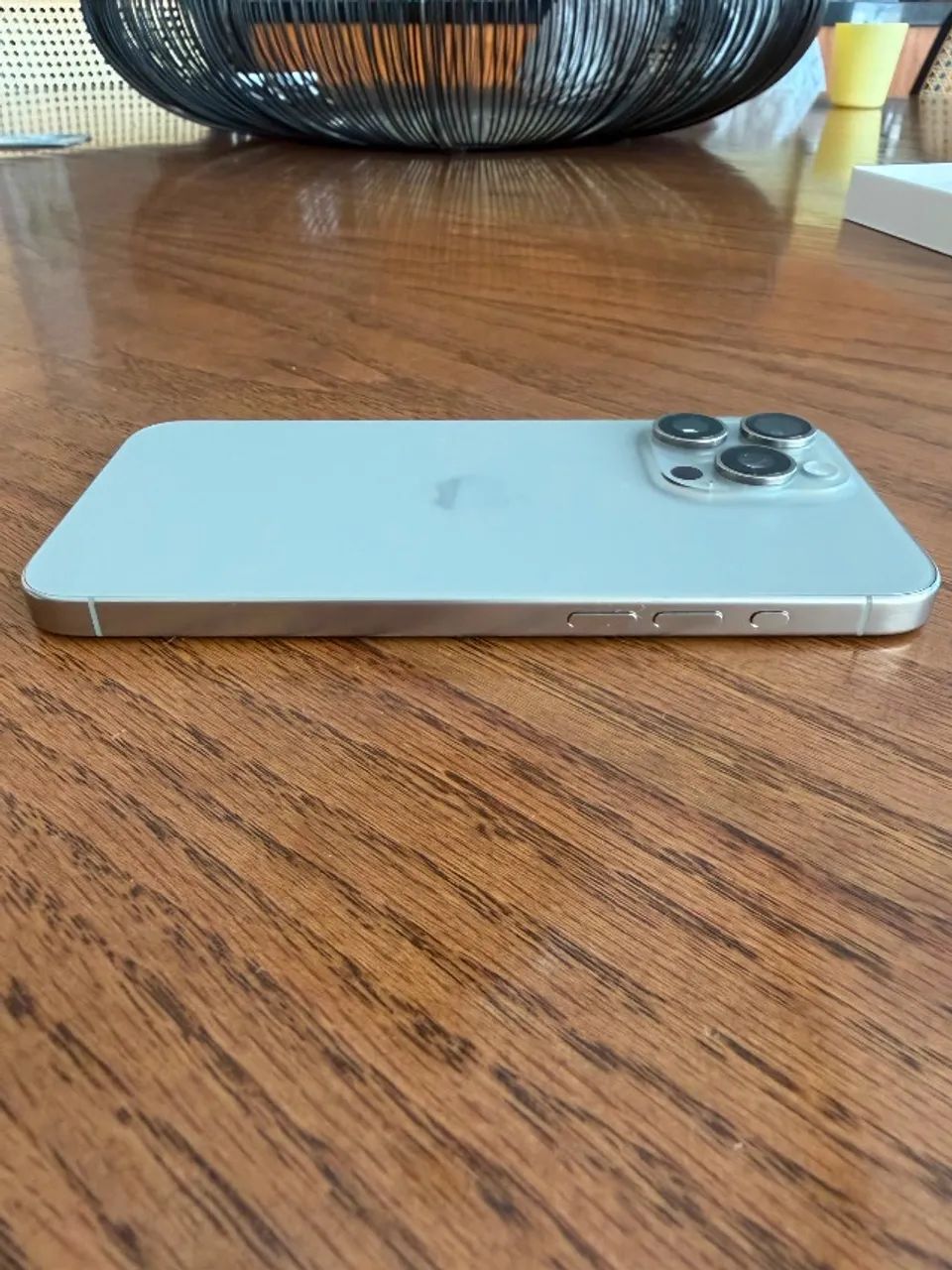 iPhone 15 Pro Max 256GB - Impecável, com cabo original - Foto 3