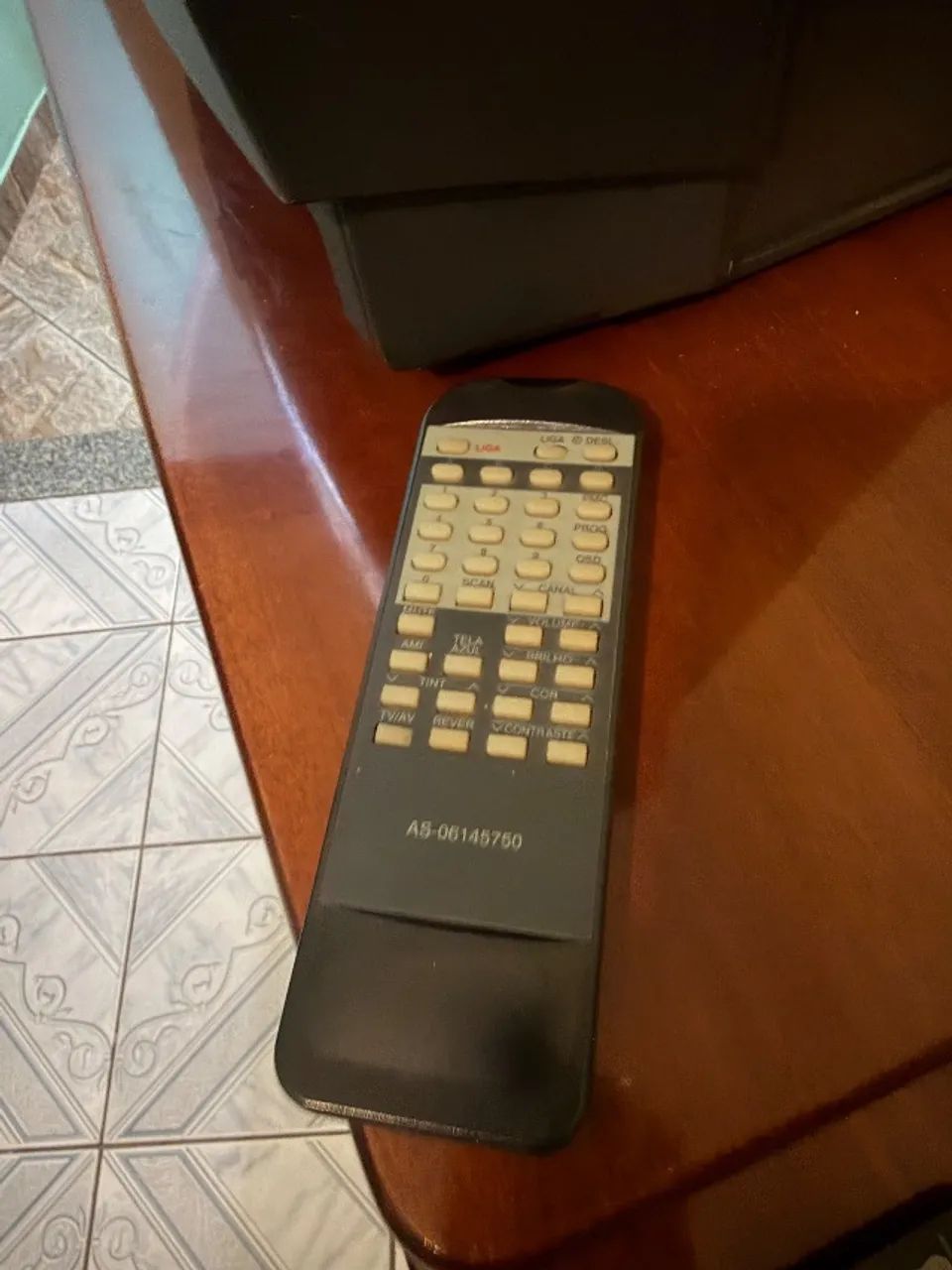 TV Sharp antiga com tela de tubo de 19 polegadas (tecnologia CRT) - Foto 5