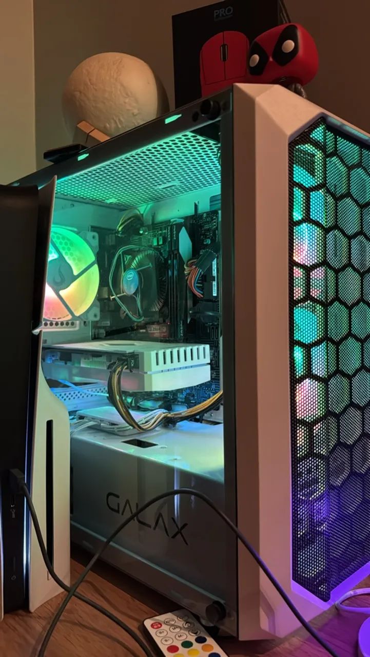 Pc Gamer com monitor, teclado e mouse