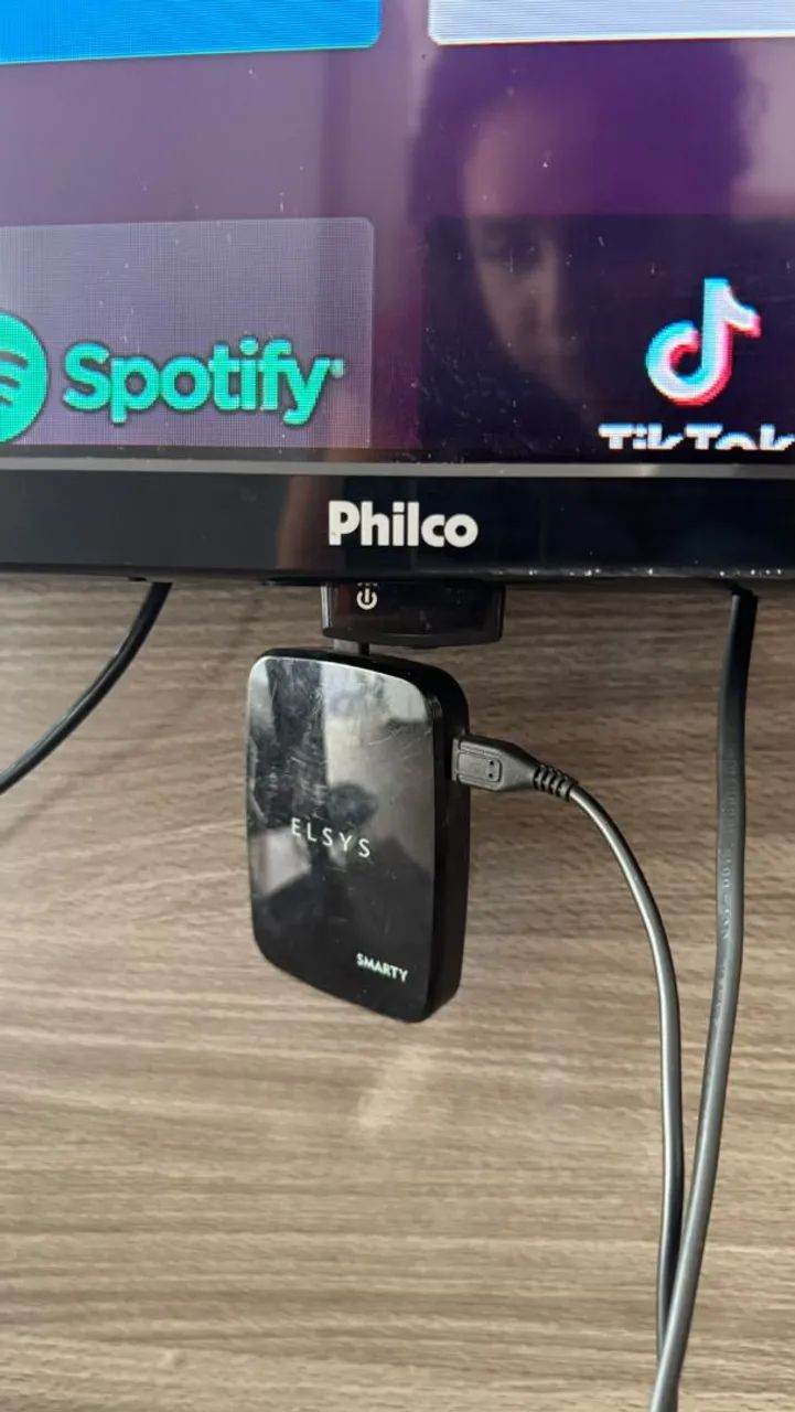 SMARTV TV PHILCO 32 POLEGADAS MUITO CONSERVADA VAI COM APARELHO DE MIDIA COMPLETA ENTREGO  - Foto 4
