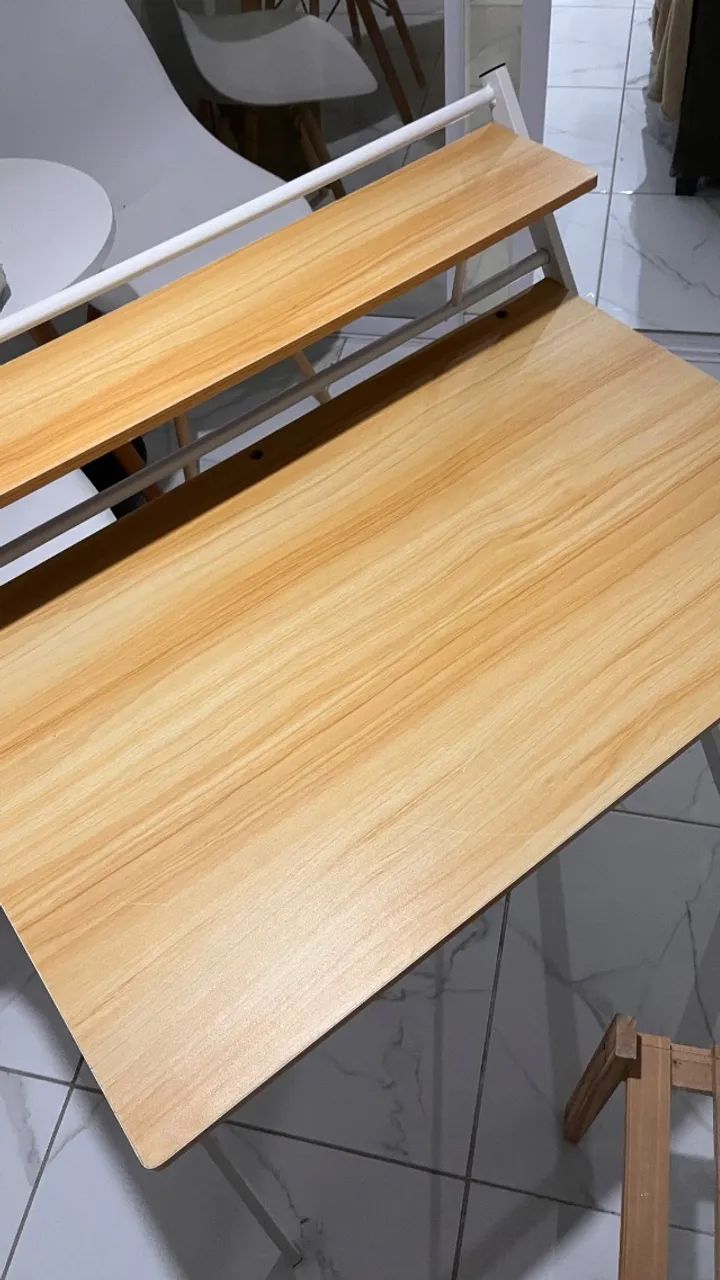 Mesa escrivaninha compacta e funcional - Foto 4