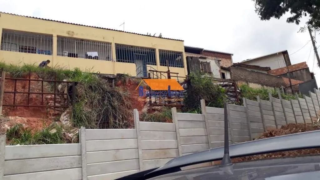Casa de 2 quartos no bairro Dom Silvério