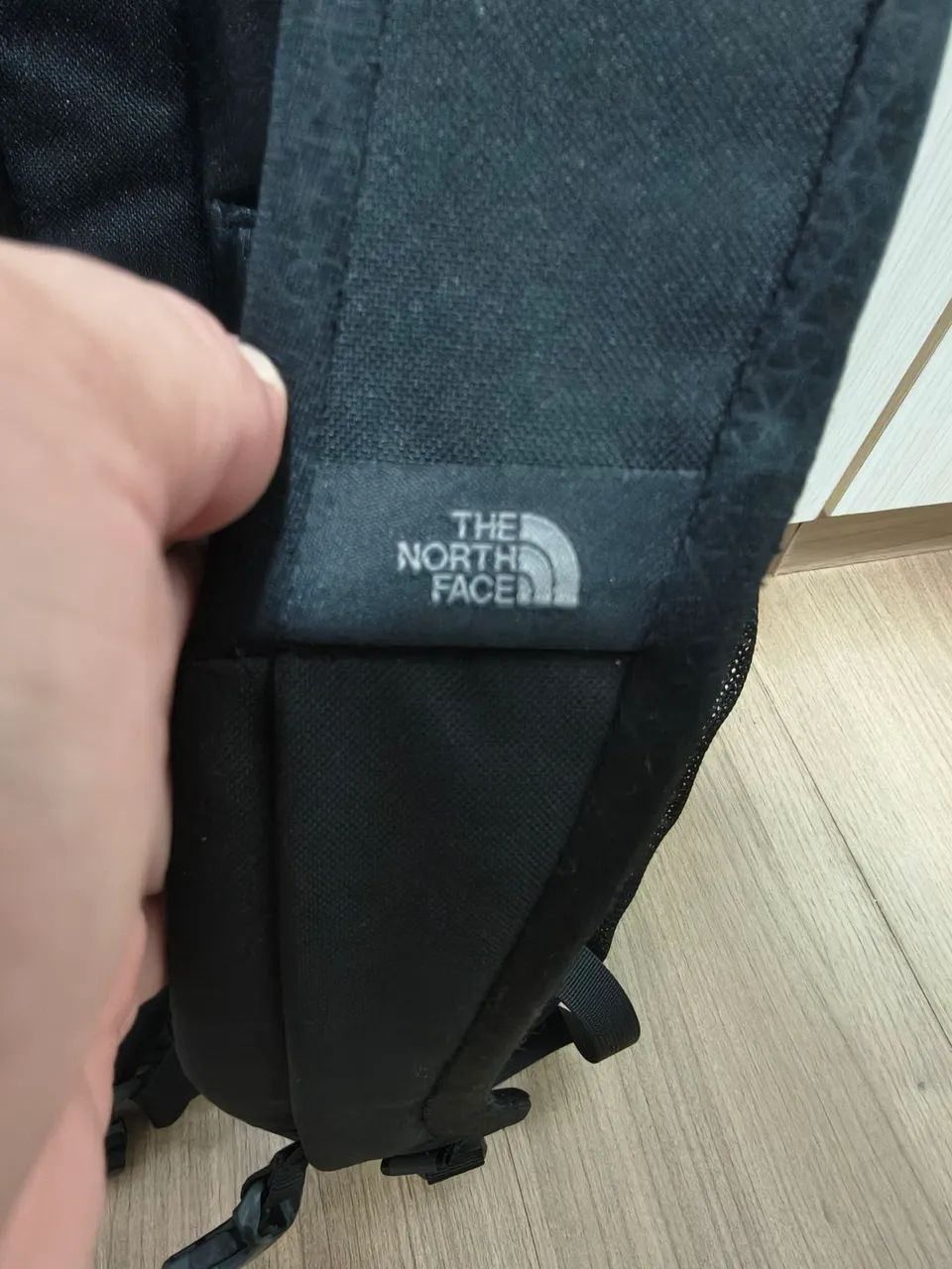 Mochila The North Face Vault semi nova impecável  - Foto 4