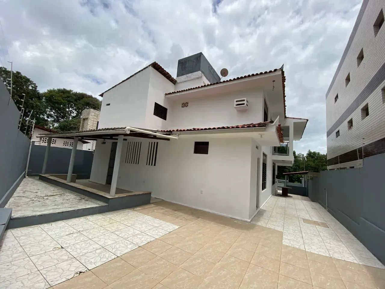 ALUGUEL CASA ALTIPLANO 1 ANDAR COM PISCINA 5 Quartos - Foto 5