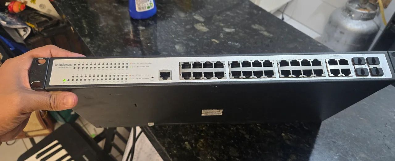 Switch Intelbras SG 2404 MR L2+ série Switch gerenciável - Foto 2