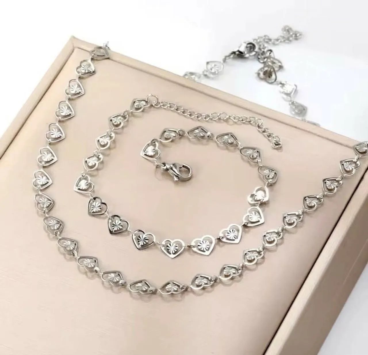 Conjunto colar e pulseira de coração em aço inoxidável 