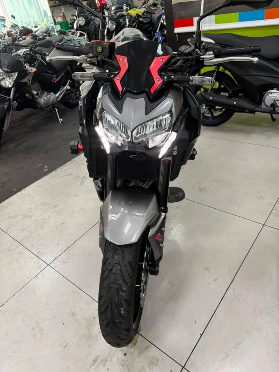 KAWASAKI Z900 - Foto 5
