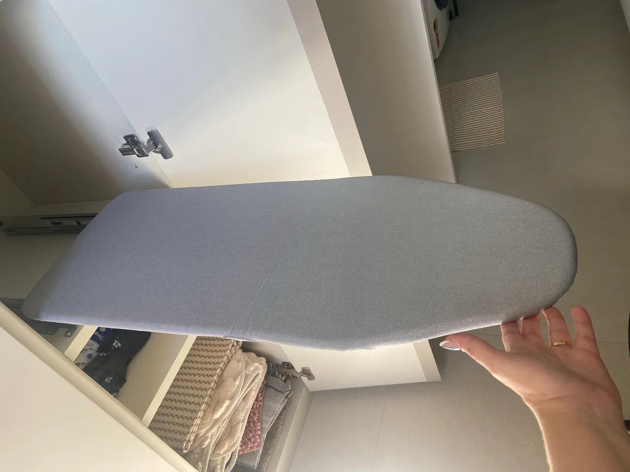 Talba passar roupa de parafusar de inbutir