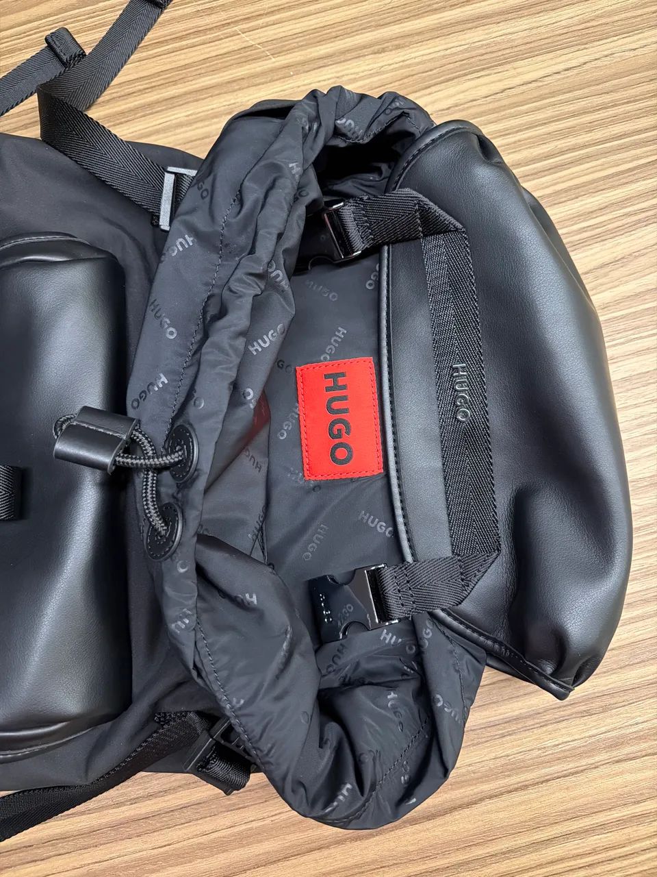 Mochila Hugo preta - Foto 4