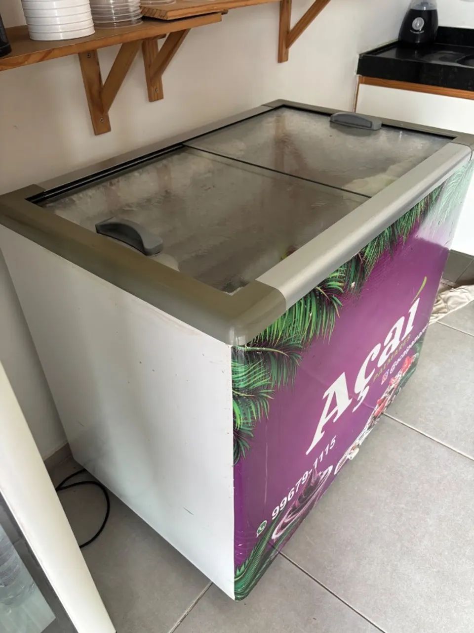 Freezer horizontal com tampa de vidro 