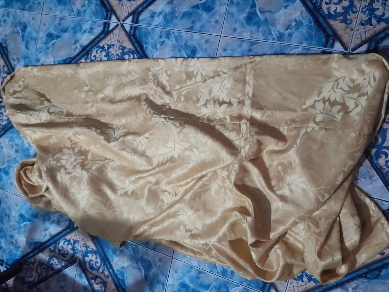 Ccorte de Tecido Acetinado Dourado - Foto 3