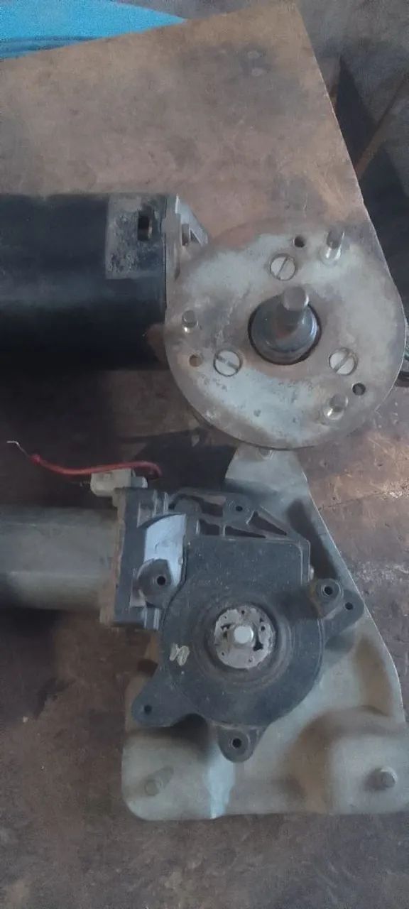 Dois Motores limpadorcde parabrisa - Foto 4
