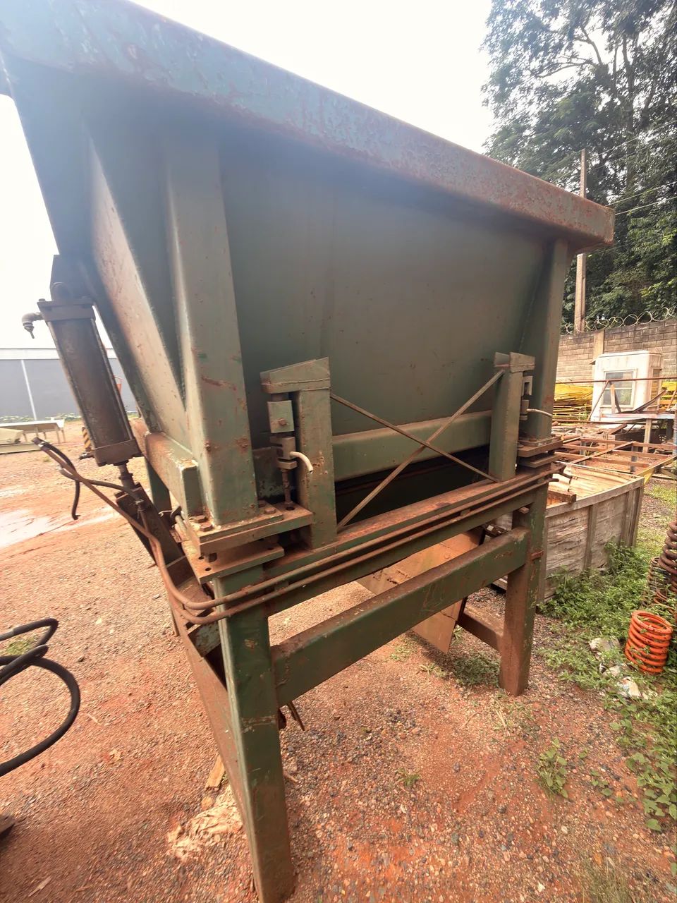 Silo 2,00x2,00 com acionamento hidráulico  - Foto 5