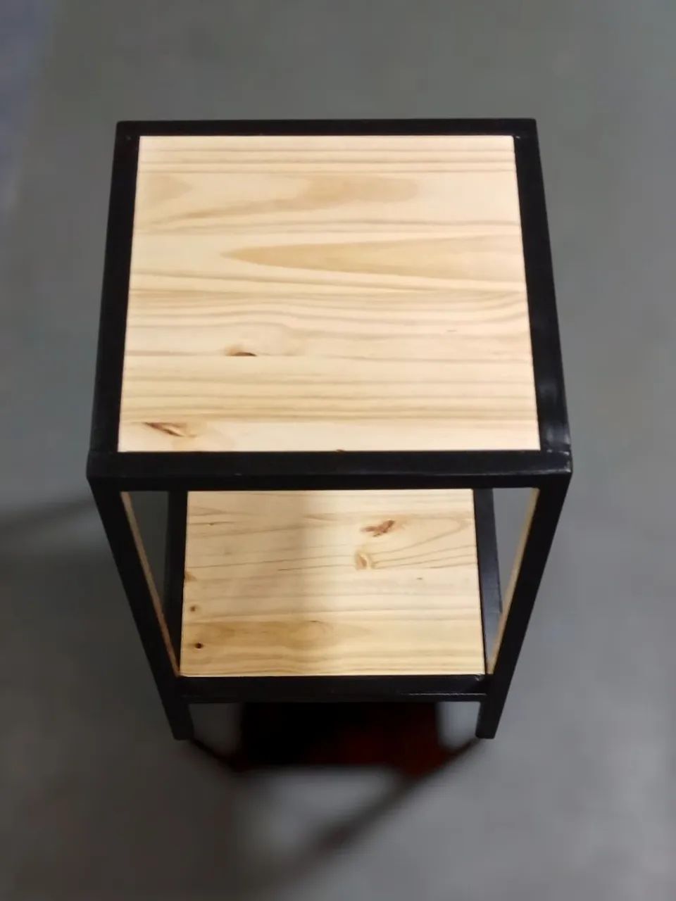 Mesinha de metal e madeira, para aquário, vasos e luminárias - Foto 3