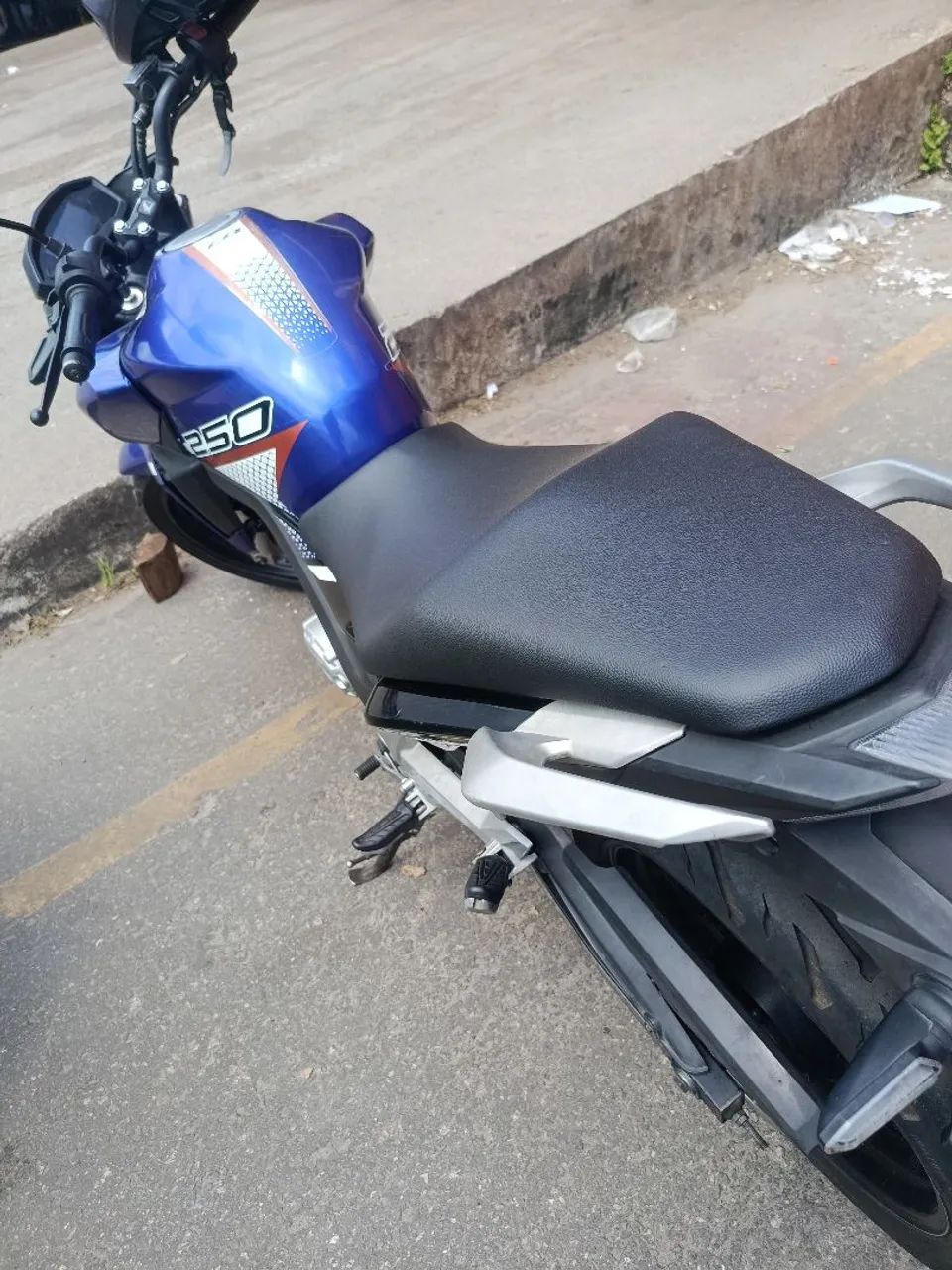 CB 250 - Foto 5