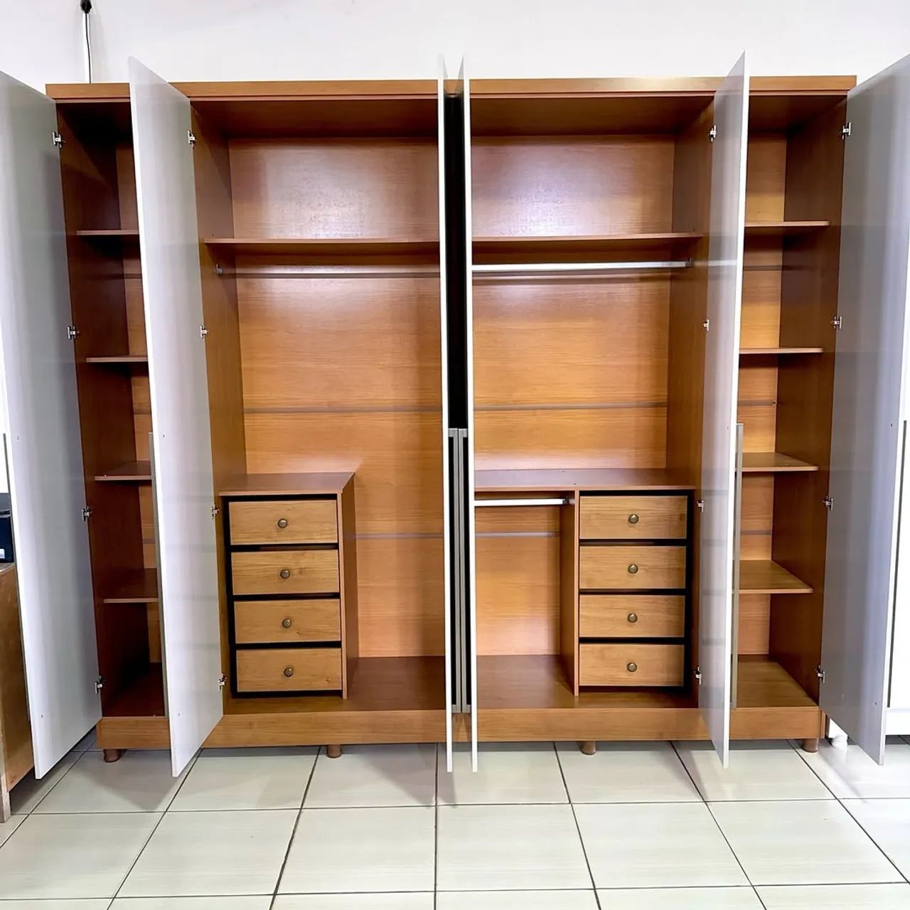 ROUPEIRO SEVILHA 6 PORTAS MDF - Foto 4