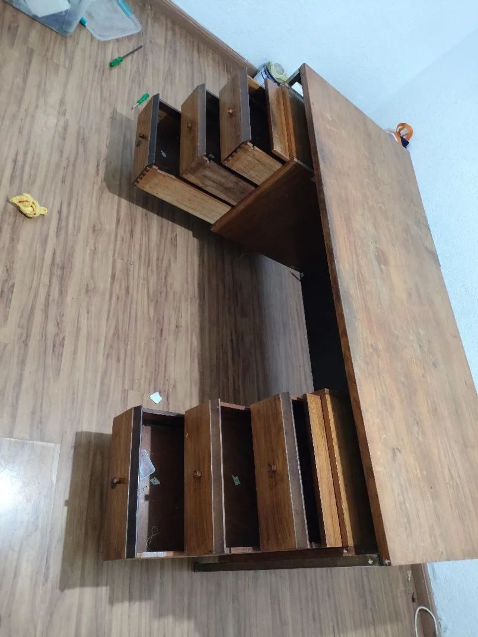 Mesa escritório madeira maciça com seis gavetas  - Foto 5