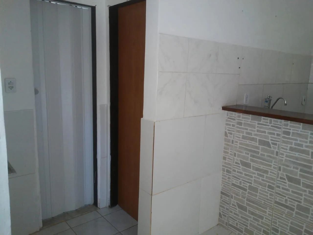 Alugo kitnet próximo Imbuí  - Foto 3