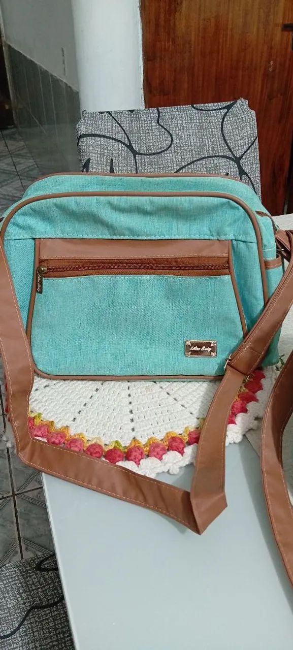 Vende-se bolsas saída maternidade 