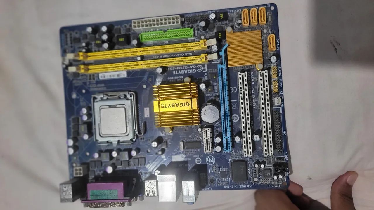Placa mãe gigabyte lga 775 mATX + processador