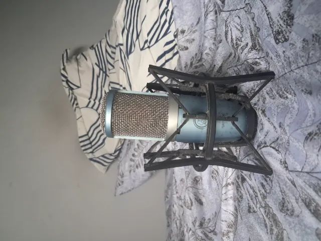 Microfone Condensador AKG P220  - Foto 3