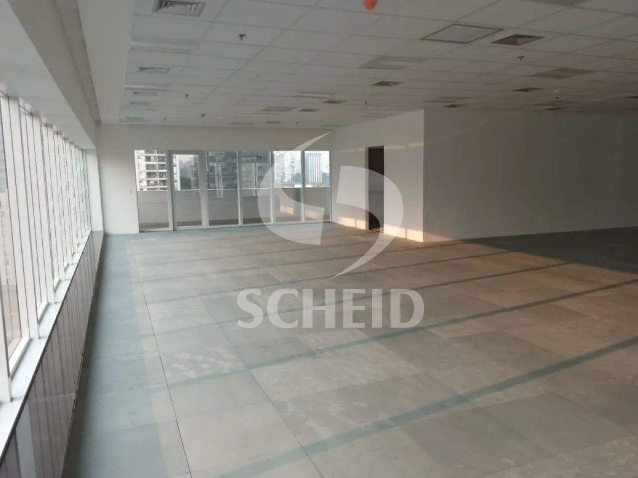 CONJUNTO COMERCIAL, 266 M², 2 SALAS, 2 BANHEIROS, COPA, AR CONDICIONADO,16 VAGAS. - Foto 5