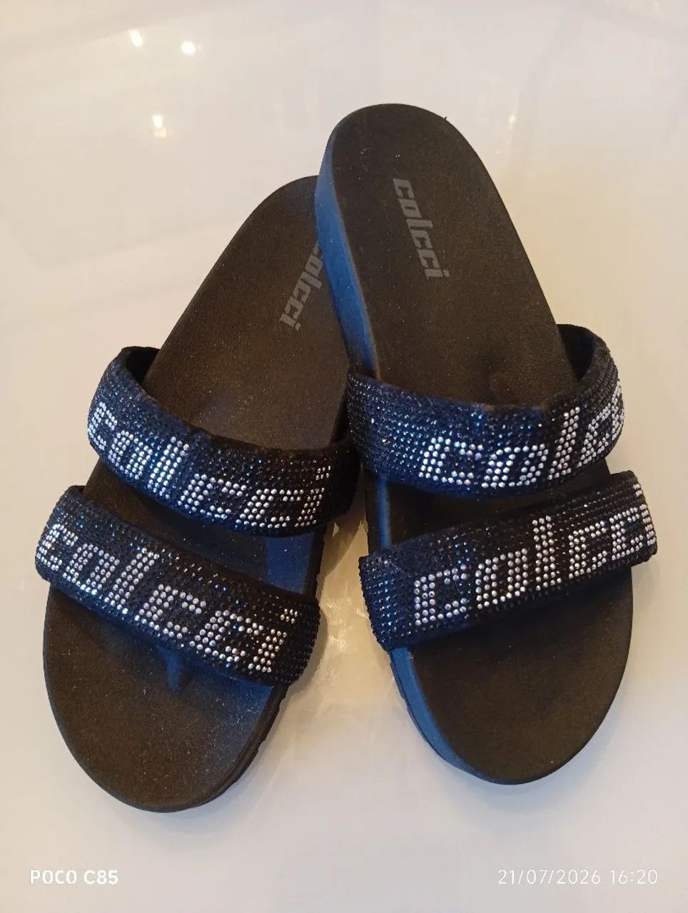 Chinelos slide Colcci