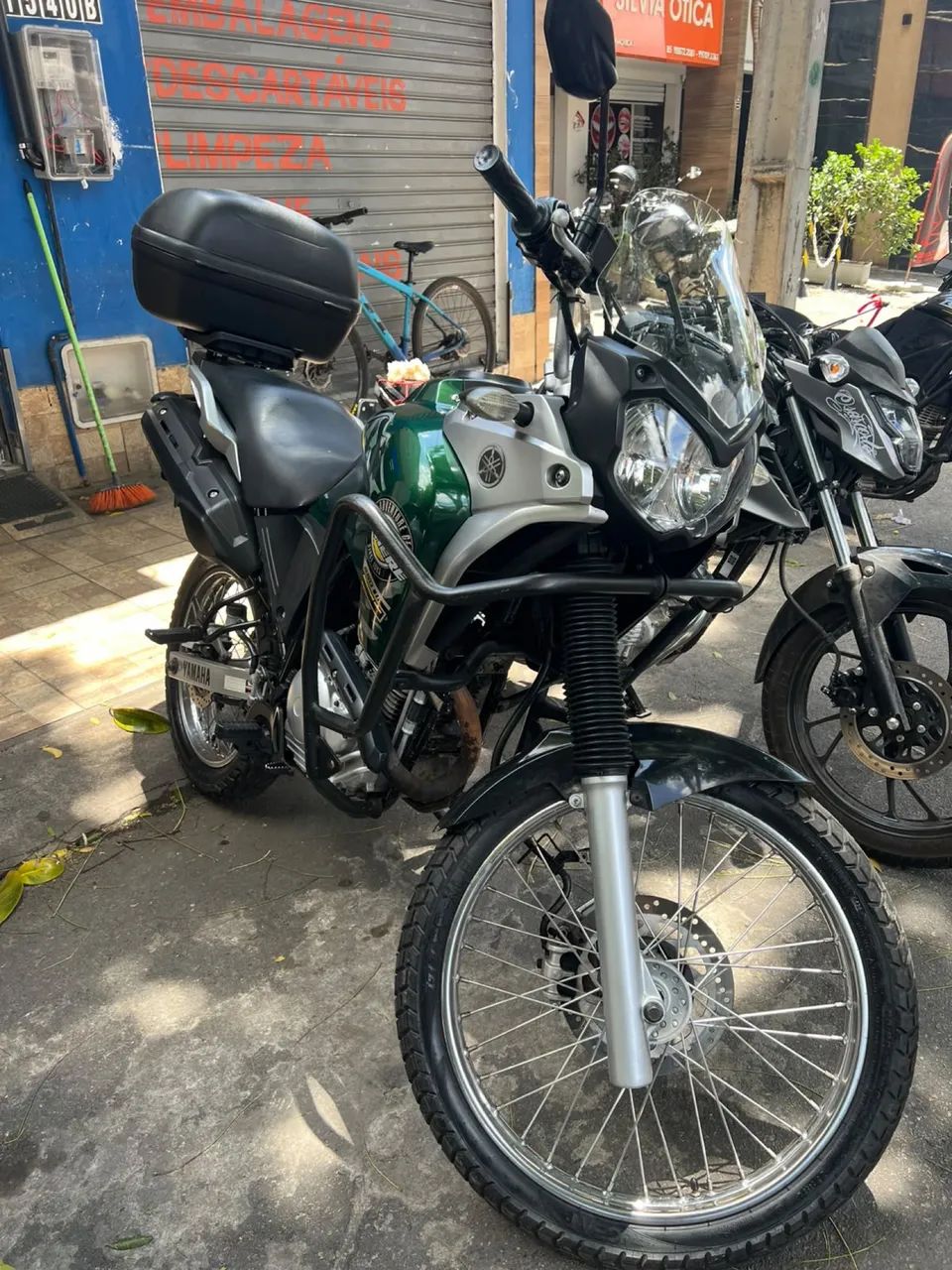 Tenere 250 18/19 muito nova com Manual e chave reserva