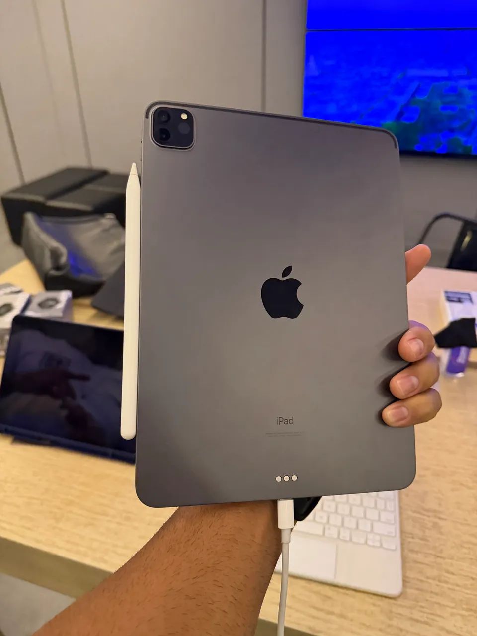 iPad Pro M1 + Apple Keyboard  - Foto 2