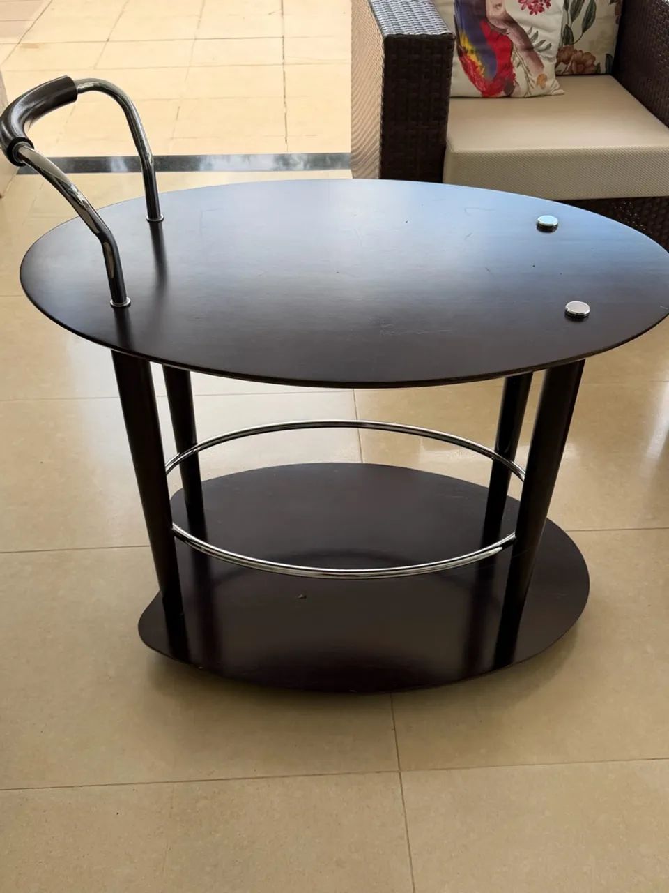 Mesa de centro oval preta - moderna e elegante  - Foto 4