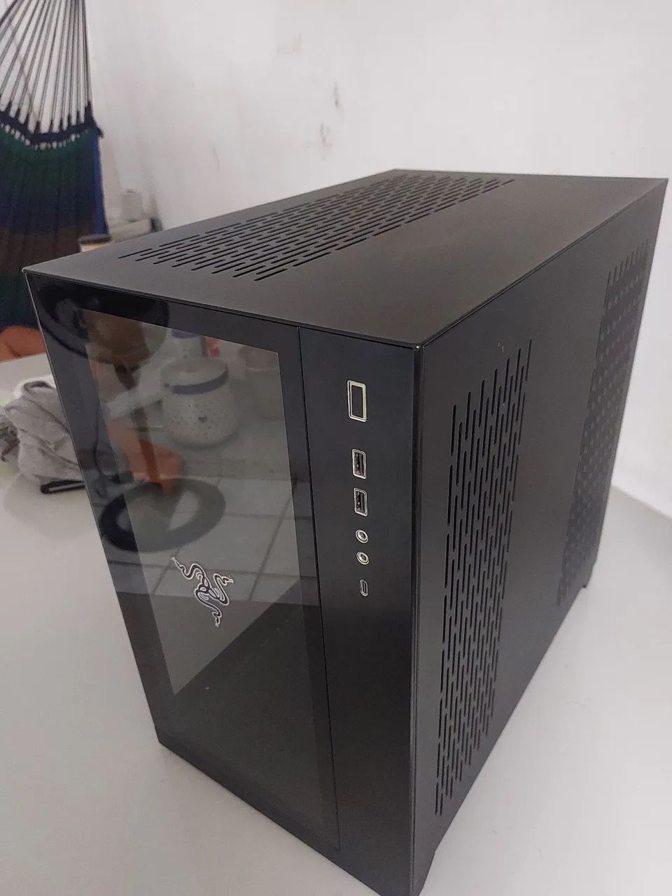 GABINETE LIAN LI DYNAMIC PRETO MID TOWER 