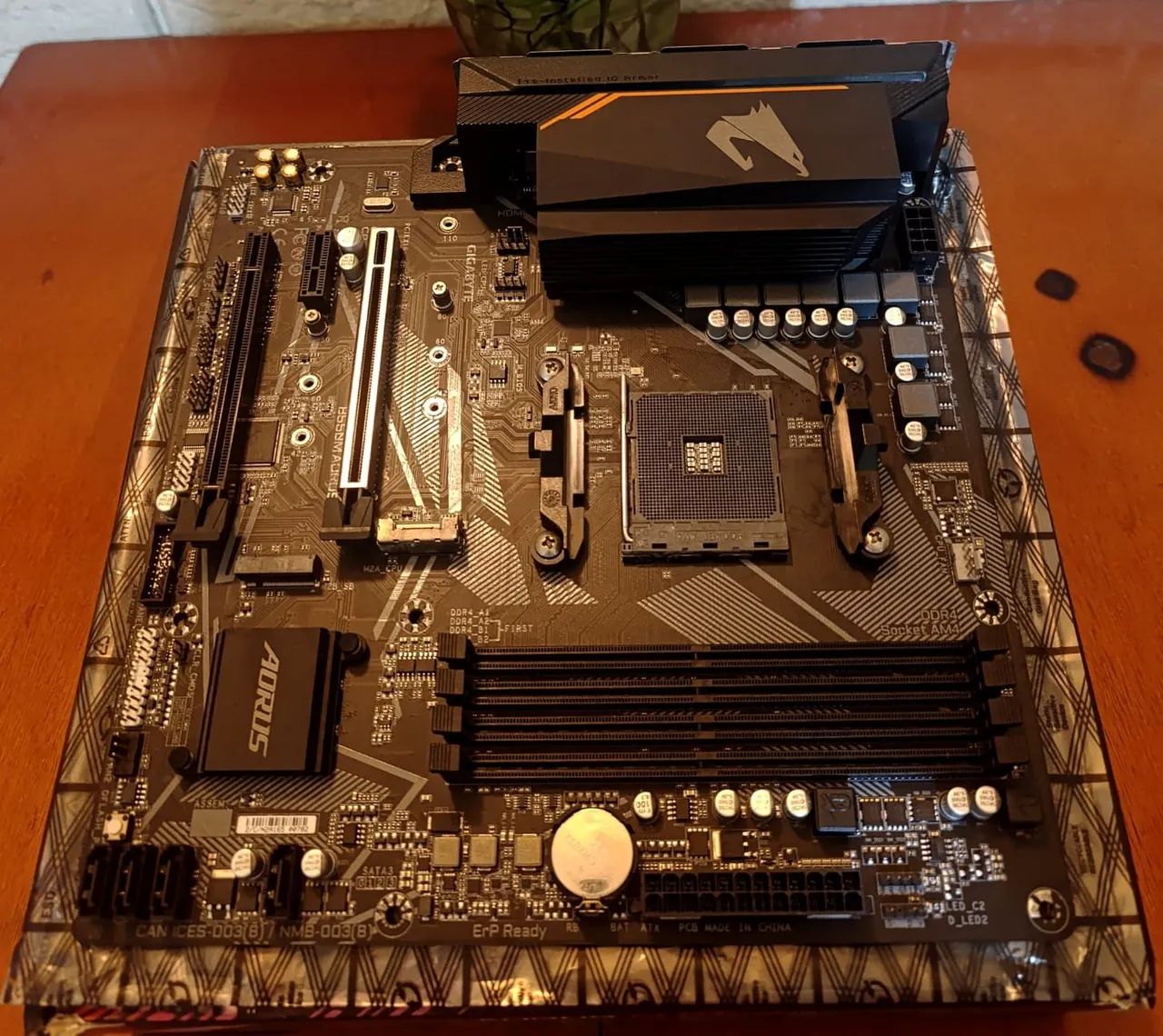 Placa mãe B550M AORUS ELITE Novinha  - Foto 4