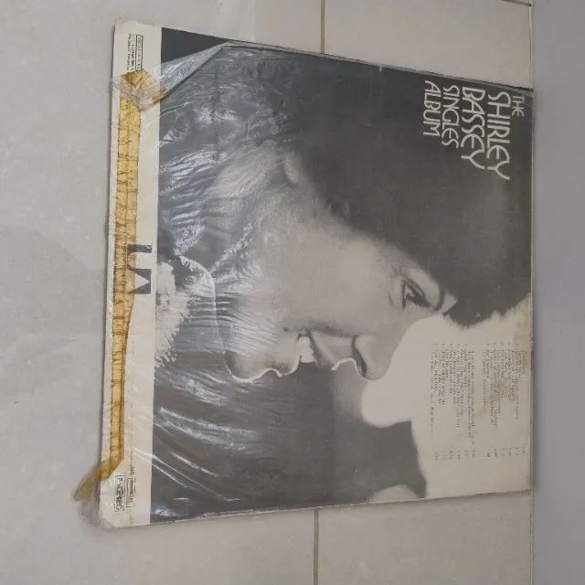 LP Vinil Shirley Bassey - The Singles Album Origina - Foto 2