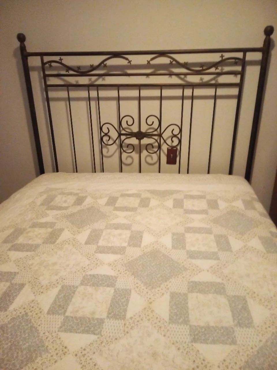 CAMA QUEEN -  FERRO