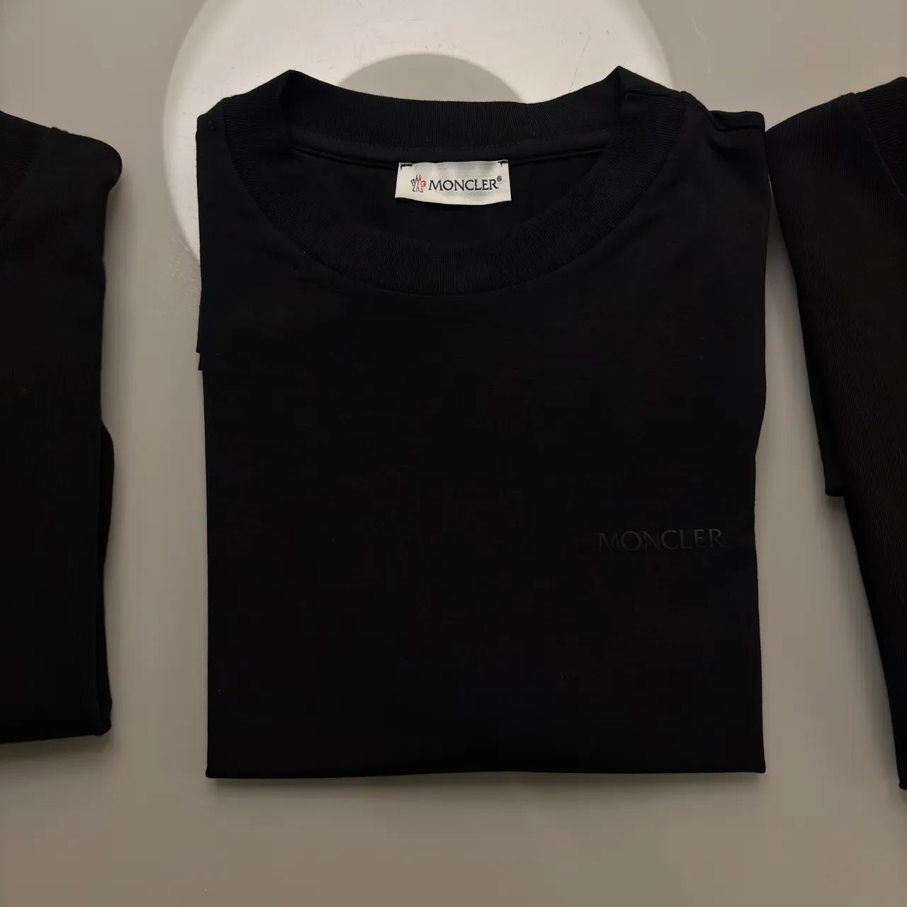 Vendo blusa Moncler  - Foto 3