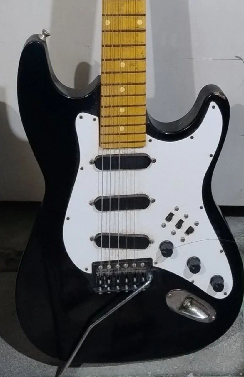 Guitarra Jennifer excelente estado 