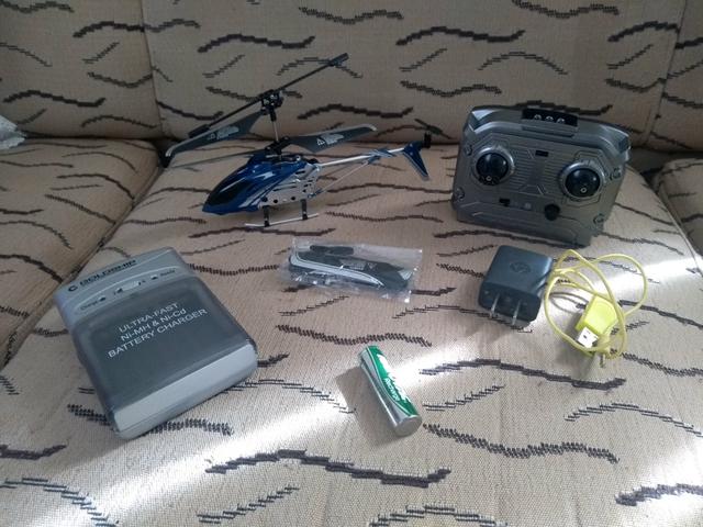 Vendo mini elicoptero - Foto 2