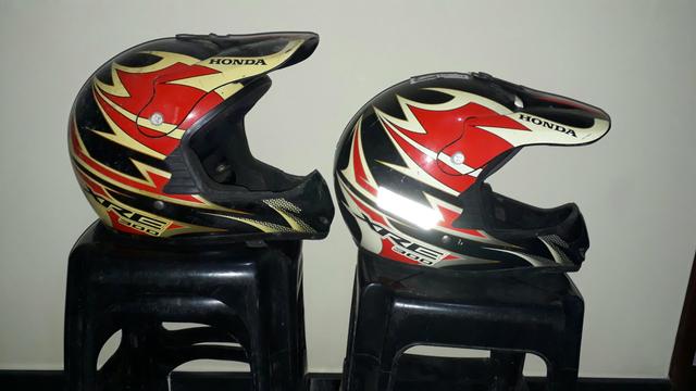 Capacete xre 300