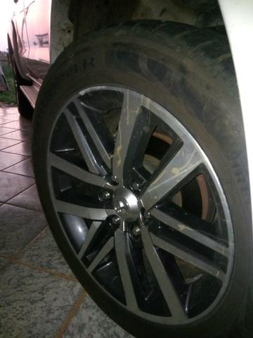 Rodas Toyota Hilux originais + pneus zeros - Foto 4