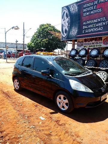 Honda Fit super conservado