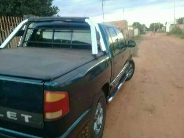 Vendo s 10 aceito troca doc ok COMPLETA delux gasolina cor Verde - Foto 2