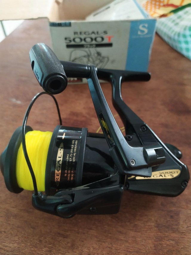 Molinete Daiwa regal RG-S5000T
