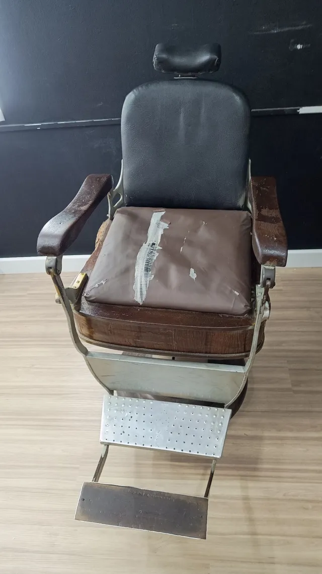 Cadeiras de barbeiro usadas para venda com cadeira de barbeiro encosto de  cabeça reclinável para cadeira de barbeiro de estilo vintage - AliExpress