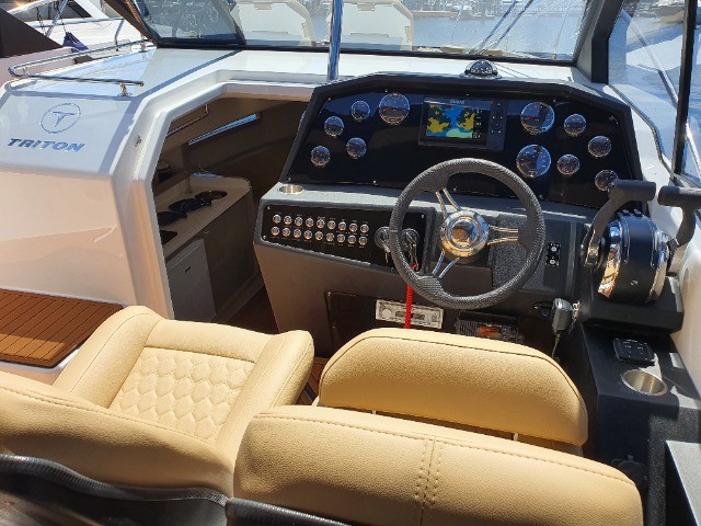 Lancha Triton 38 Flyer HT - ñ e Fs/Focker/Phantom/Bayliner/Solara - Foto 10