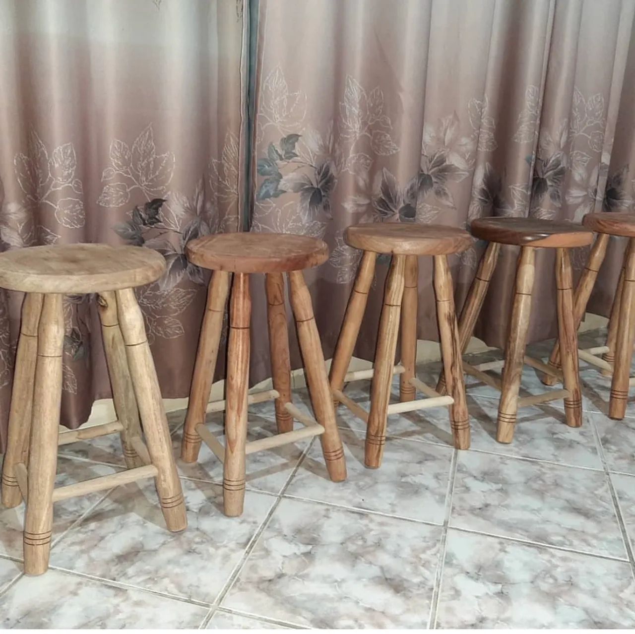 Banquetas de madeira - Rústicas e Elegantes novos cada  - Foto 3