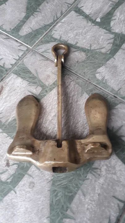 Ancora de metal antiga
