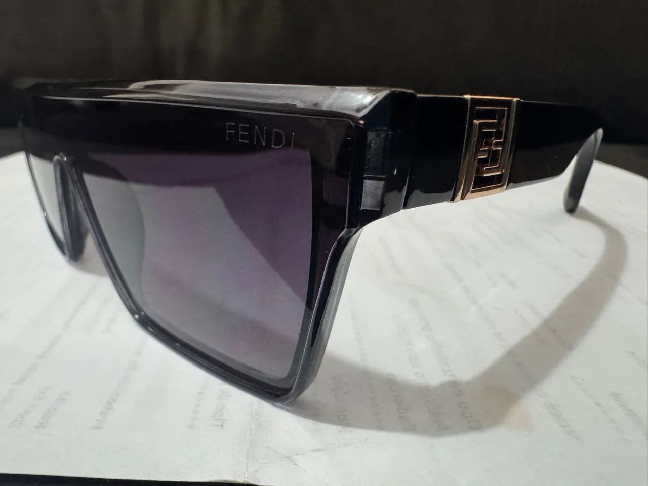 Óculos de sol Fendi grife alto padrão vale 980 250 - Foto 4
